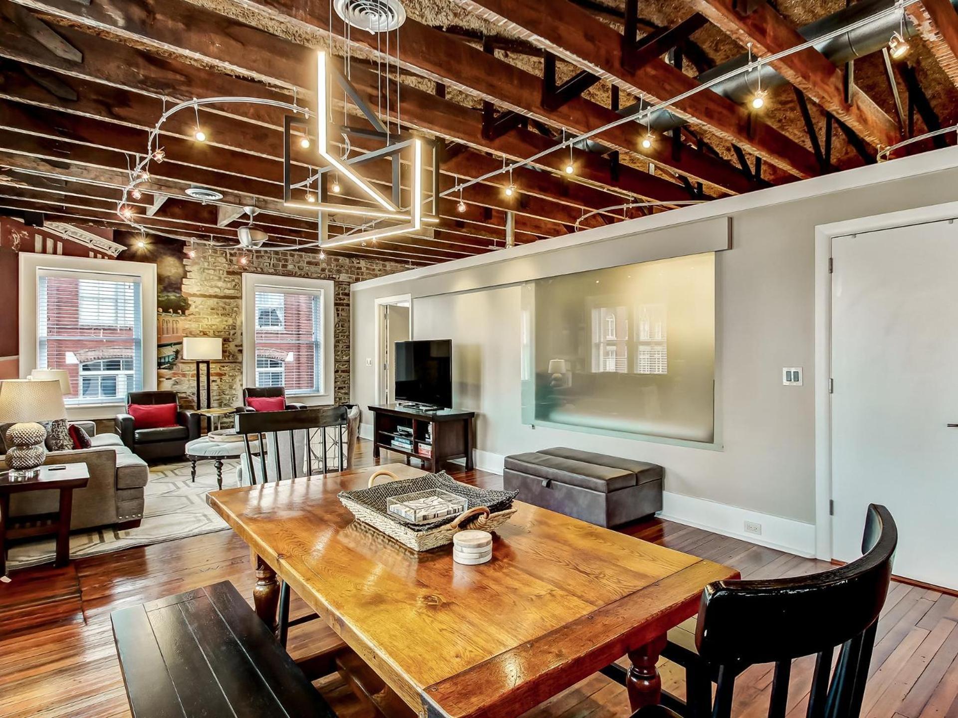 Апартаменты Broughton Corner Loft Саванна Экстерьер фото